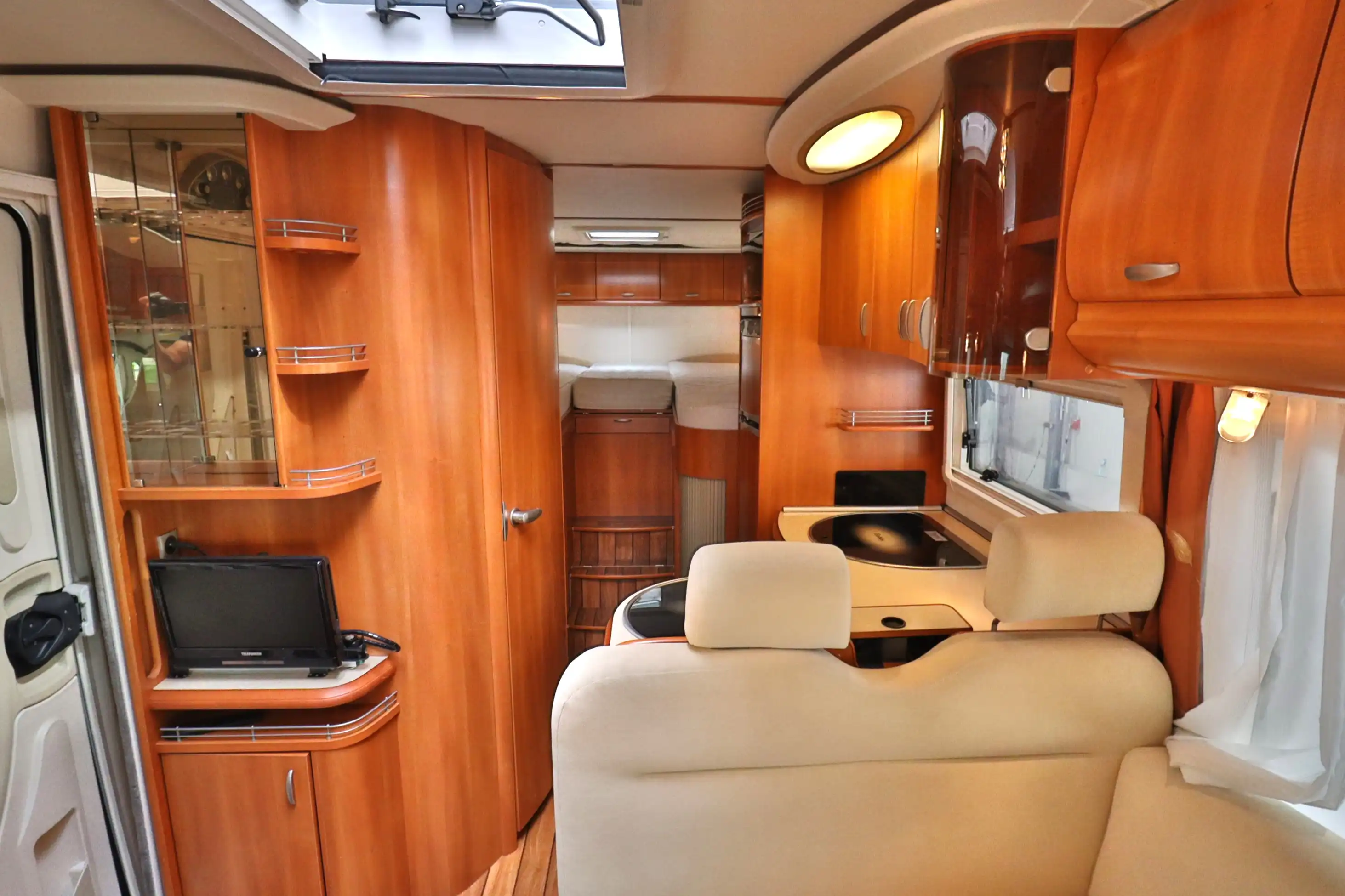 HOBBY Toskana D 690 GELC beim Wohnmobilpark in Bad Honnef kaufen